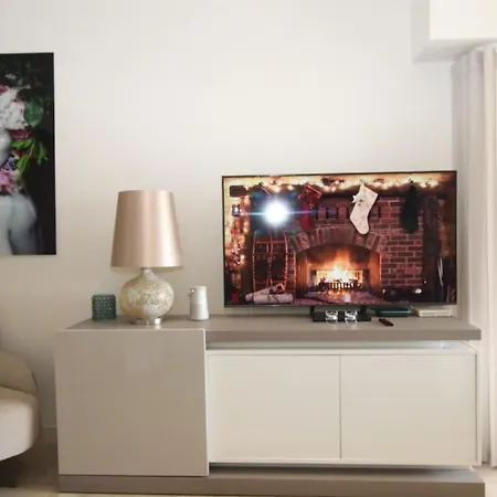 Stylish With Private Plunge Pool Apartment